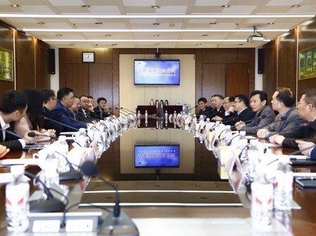 深圳AG8亚洲国际集团和湖北宜化集团签署投资相助协议